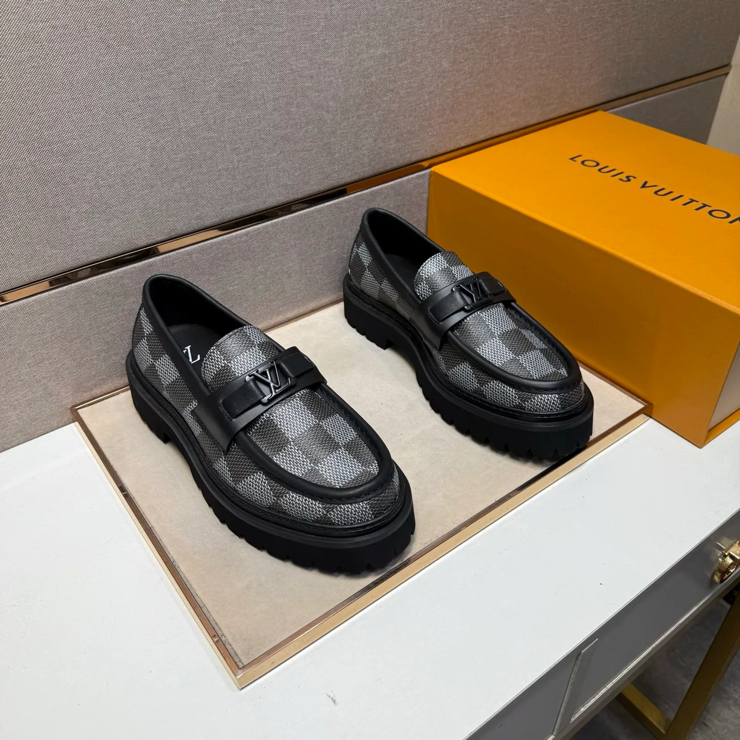 Men's men's shoes 💰pp620【Lv～】Men's casual leather shoes 2025z cabinet sales simultaneously 🔶Size: 39-44 #️⃣ 🔷3 colors🔜The upper is made of cowhide stitching ➕Cowhide lining, comfortable and breathable, sole: original comfortable and wear-resistant outsole, ⚠️real thing📱photographed🎬real thing is better📢📢📢